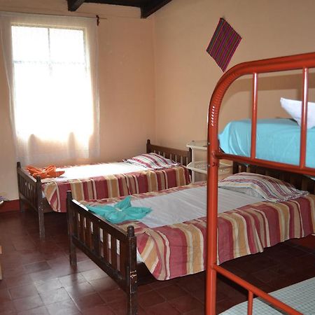Hostal Morenos Antigua Ngoại thất bức ảnh