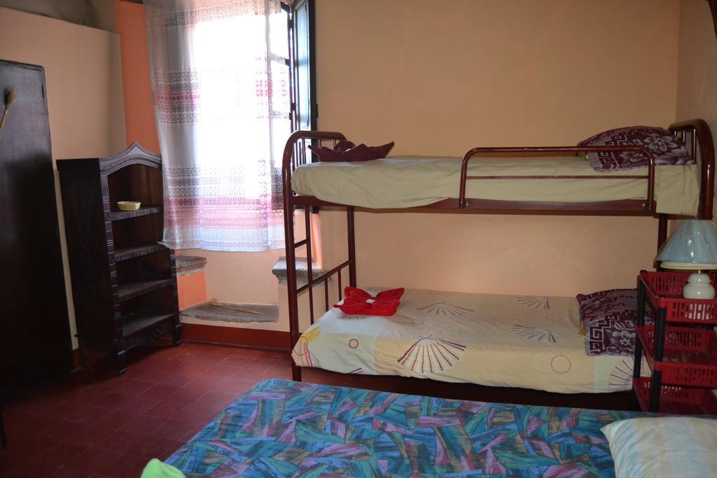 Hostal Morenos Antigua Ngoại thất bức ảnh